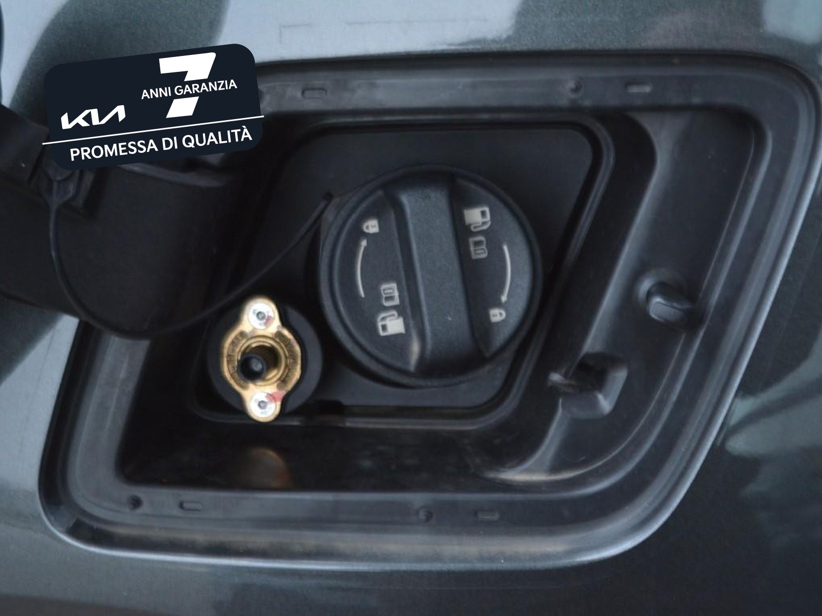 14 - Kia Niro 1.6 gdi hev tri-fuel 126cv style dct6