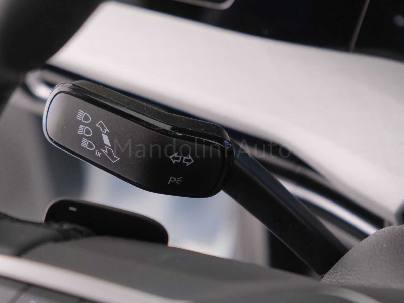 28 - Volkswagen Golf 1.5 tsi ehybrid 204cv edition plus dsg