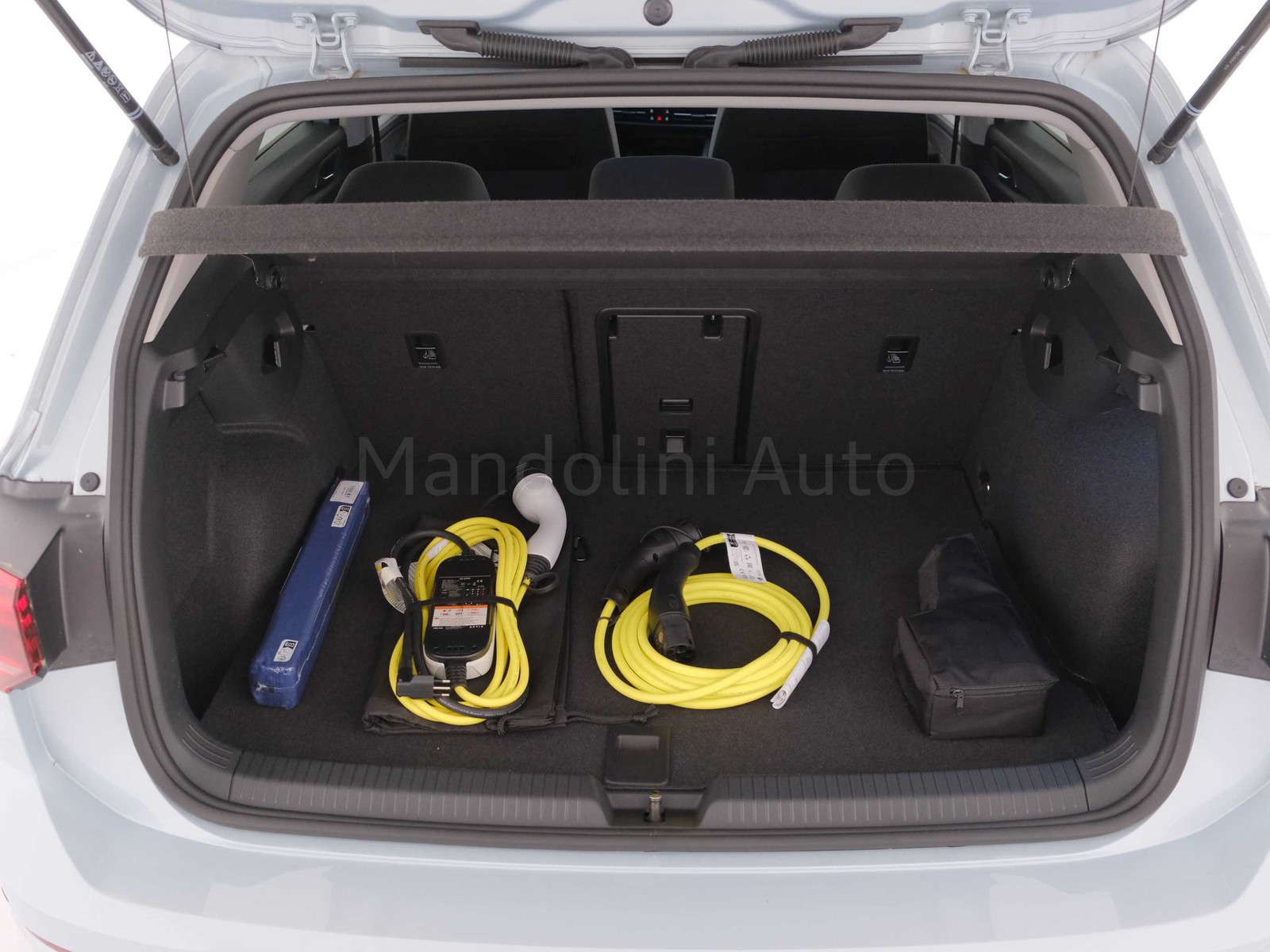 10 - Volkswagen Golf 1.5 tsi ehybrid 204cv edition plus dsg