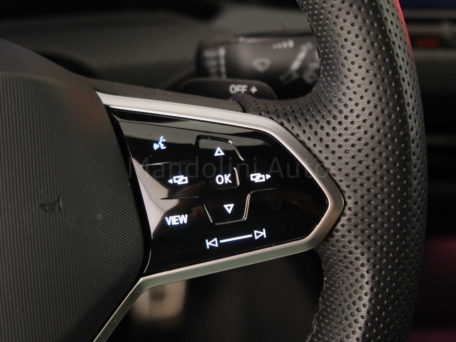 27 - Volkswagen Golf 2.0 tdi scr 150cv r-line dsg