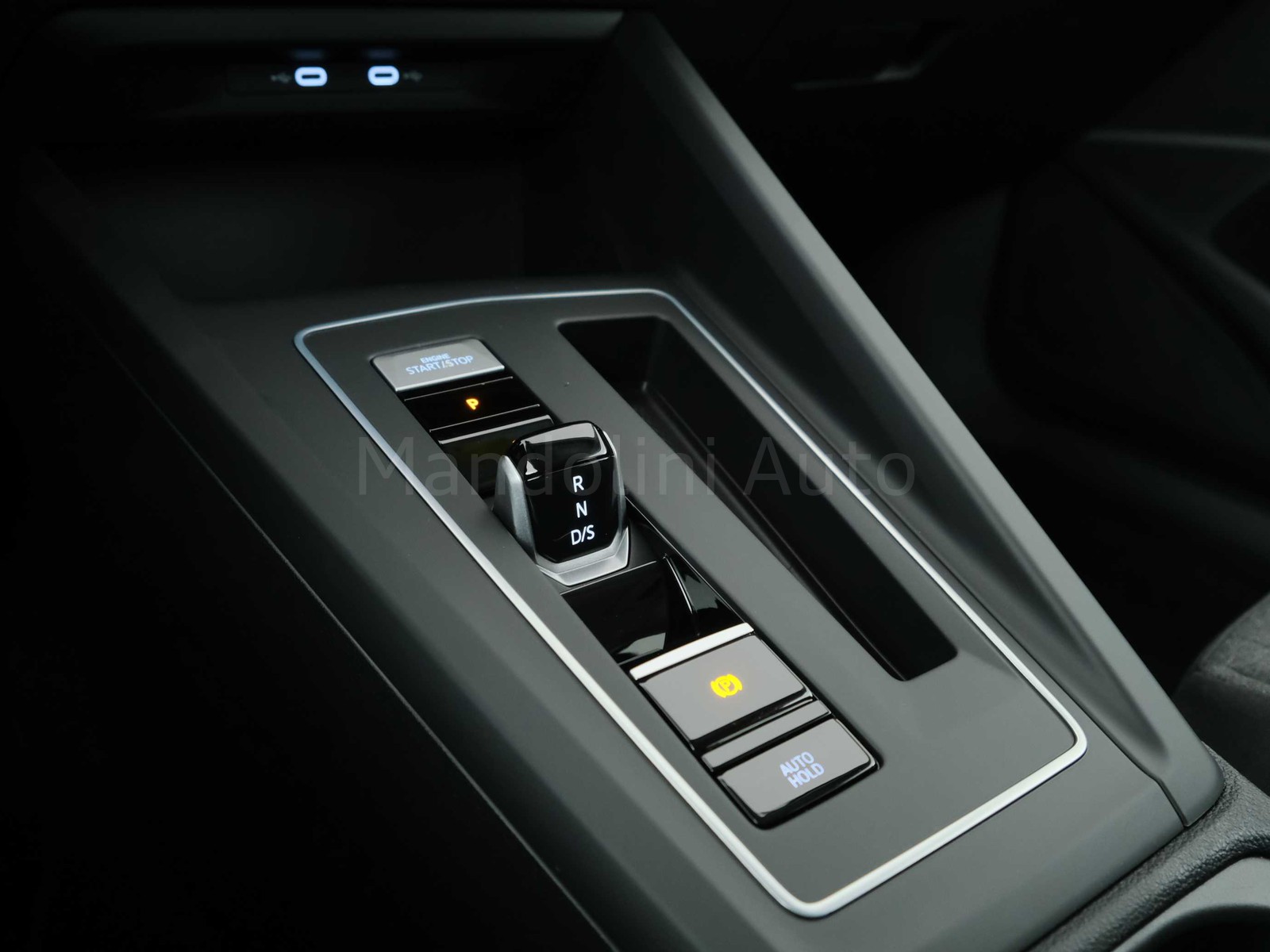 12 - Volkswagen Golf 1.5 tsi ehybrid 204cv edition plus dsg