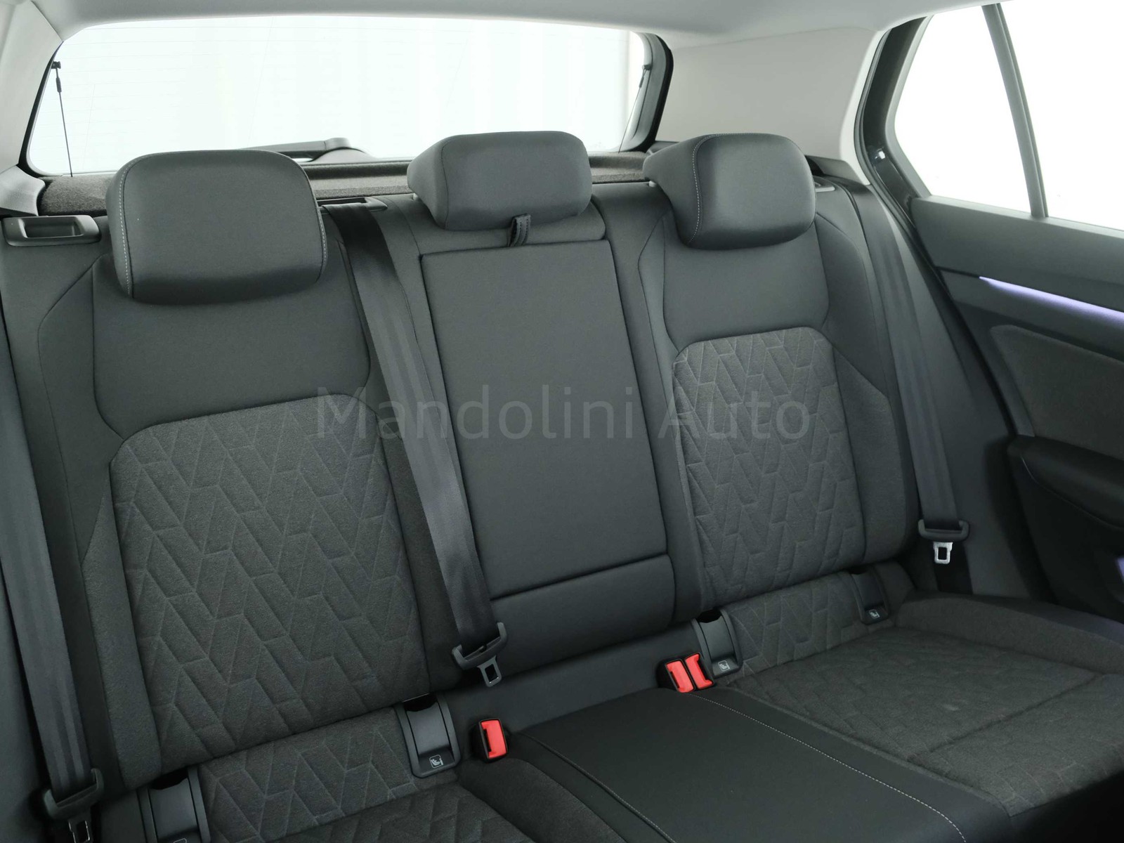 35 - Volkswagen Golf 1.5 tsi ehybrid 204cv edition plus dsg