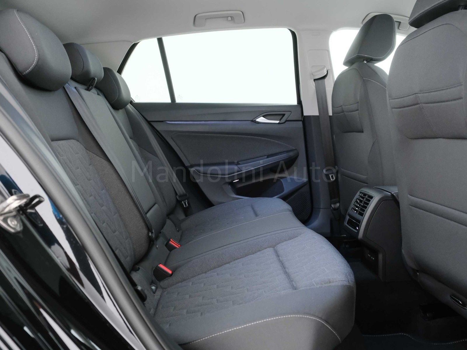 9 - Volkswagen Golf 1.5 tsi ehybrid 204cv edition plus dsg