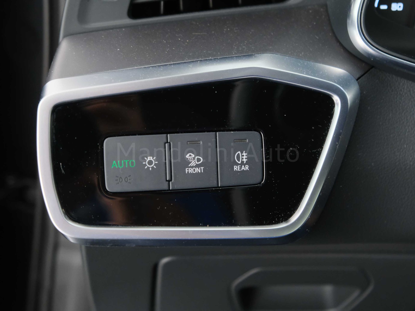 12 - Audi A6 allroad allroad 40 2.0 tdi mhev 12v 204cv business advanced quattro ultra s tronic