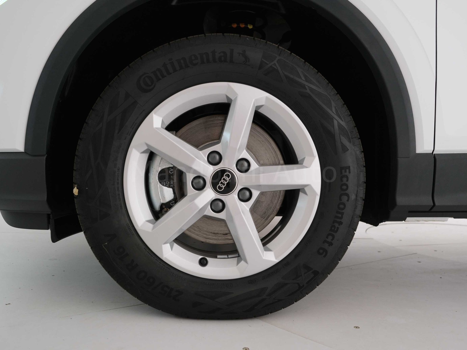 11 - Audi Q2 35 2.0 tdi business s tronic