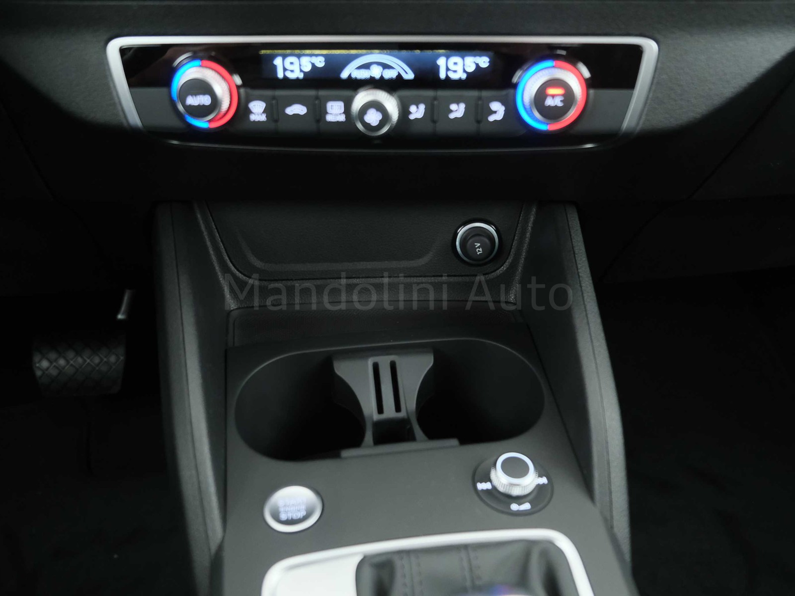 23 - Audi Q2 35 2.0 tdi business s tronic