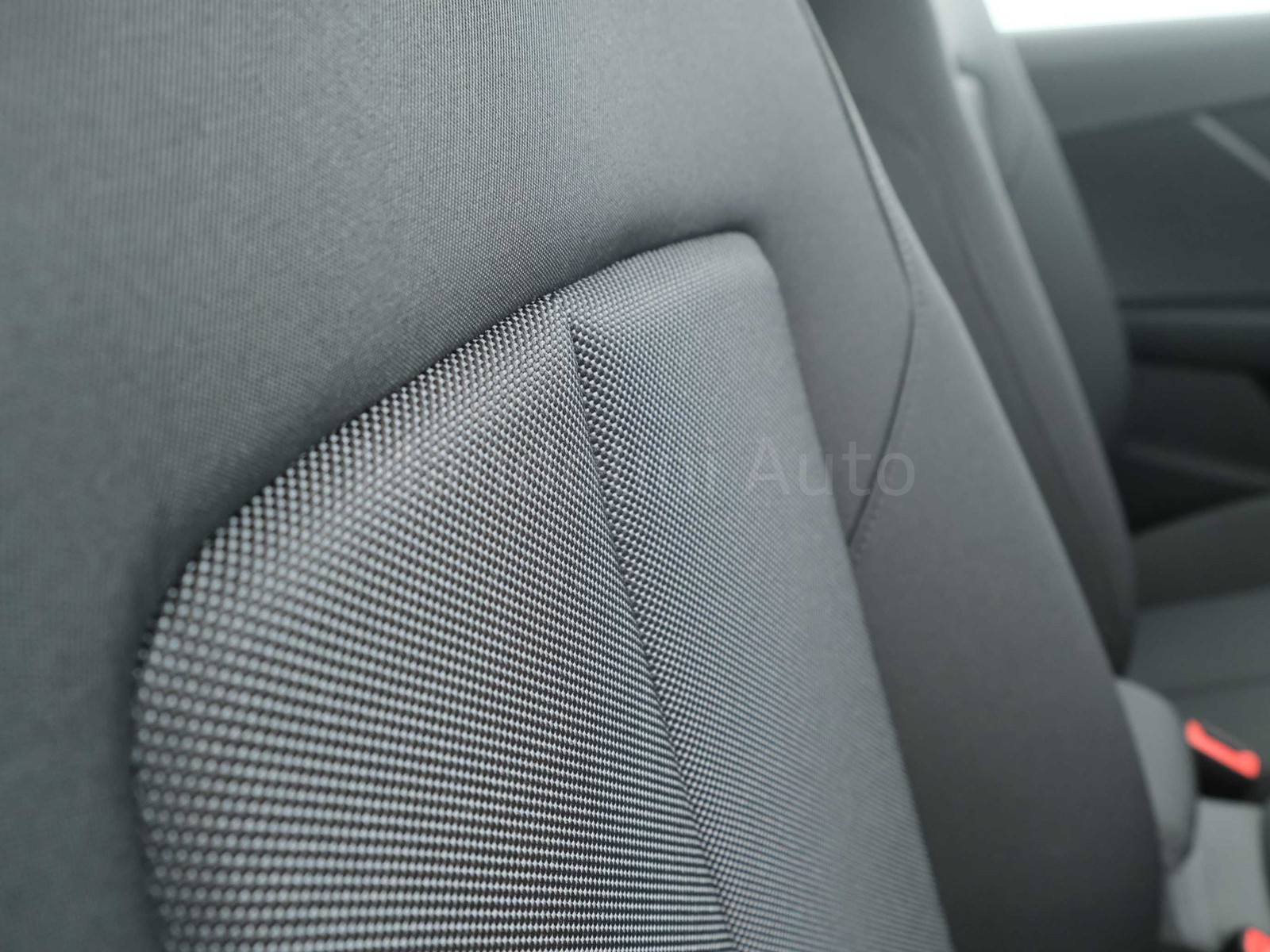 32 - Audi Q2 35 2.0 tdi business s tronic