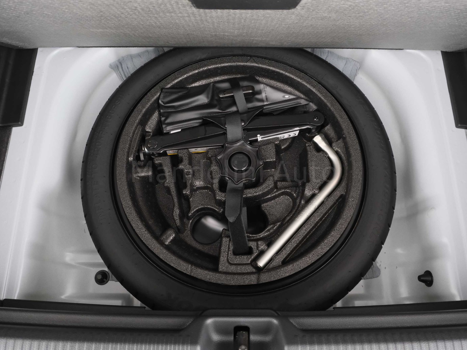 38 - Audi Q2 35 2.0 tdi business s tronic