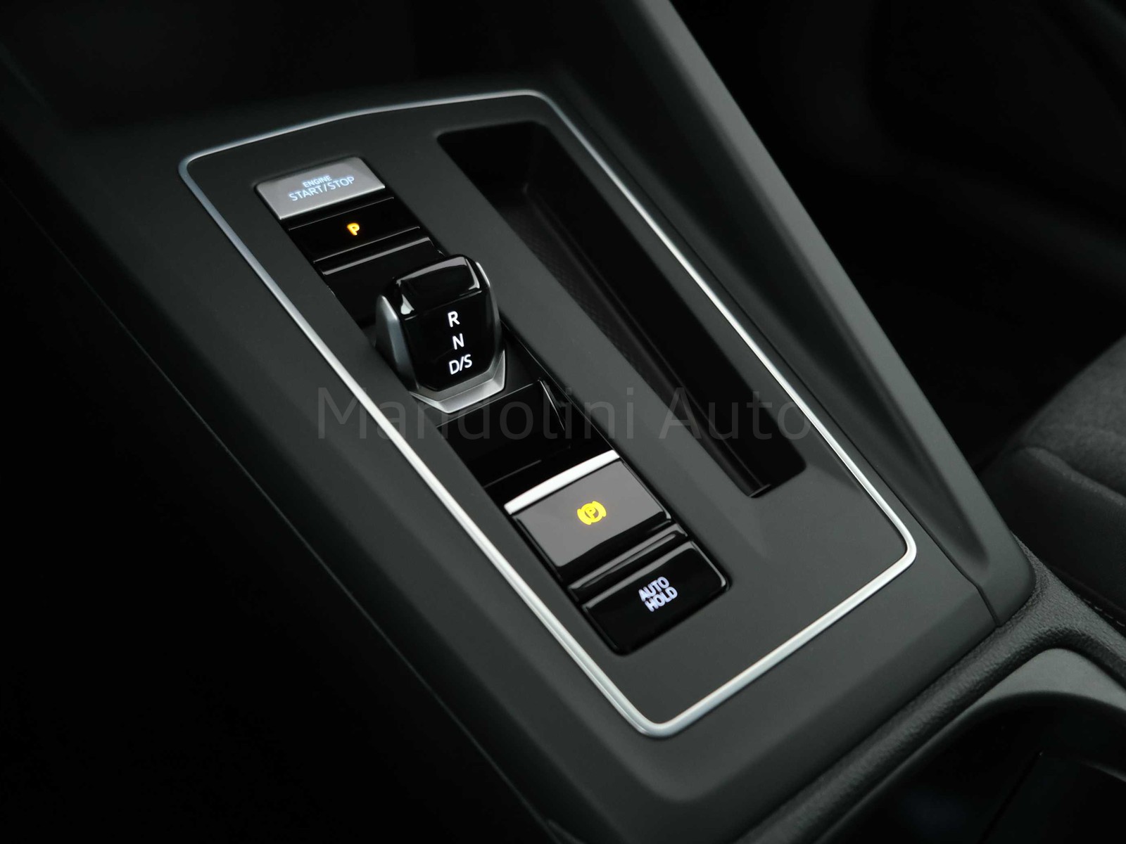 12 - Volkswagen Golf 1.5 tsi ehybrid 204cv edition plus dsg