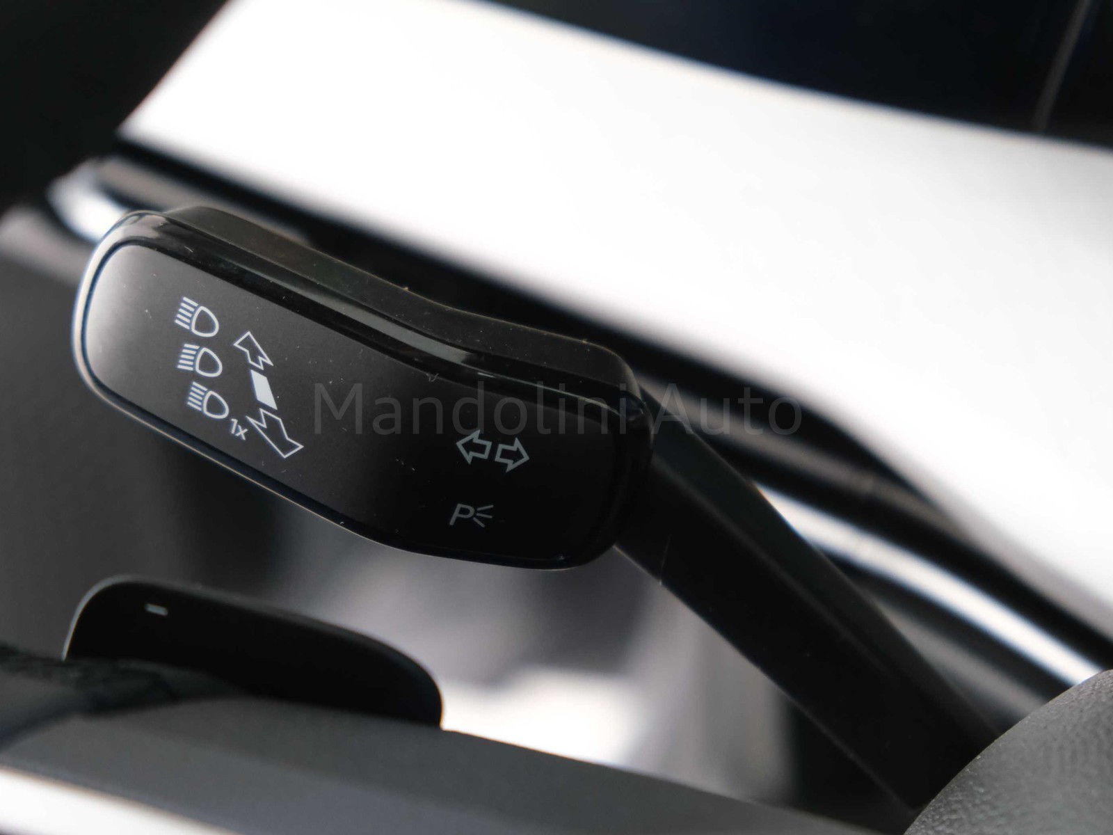 28 - Volkswagen Golf 1.5 tsi ehybrid 204cv edition plus dsg