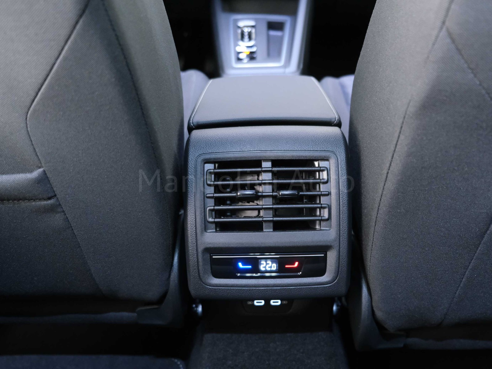 36 - Volkswagen Golf 1.5 tsi ehybrid 204cv edition plus dsg