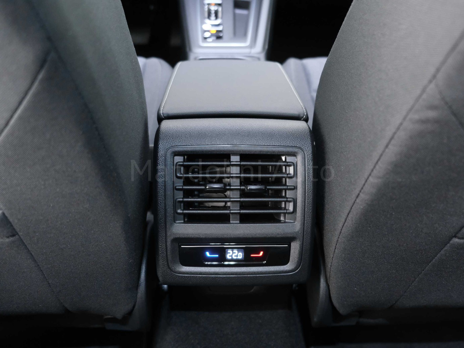 16 - Volkswagen Golf 1.5 tsi ehybrid 204cv edition plus dsg