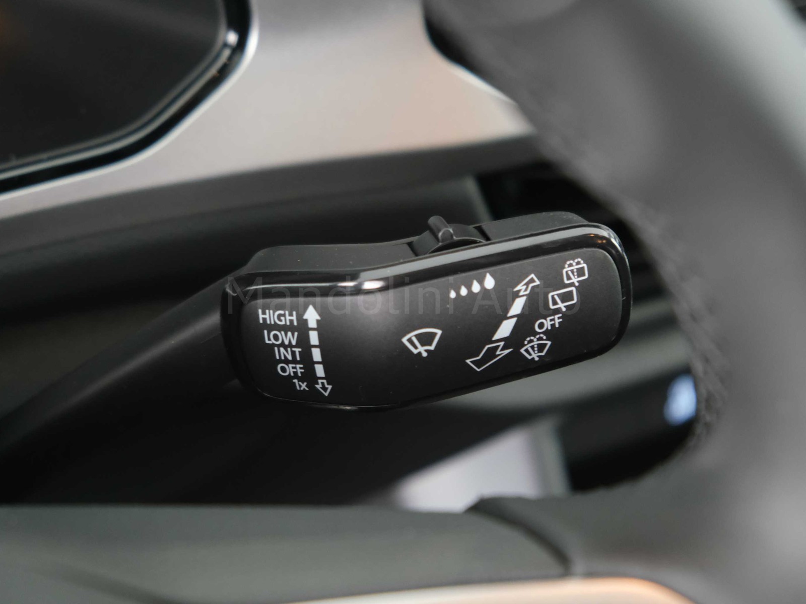 26 - Volkswagen T-Roc 1.0 tsi 115cv sport