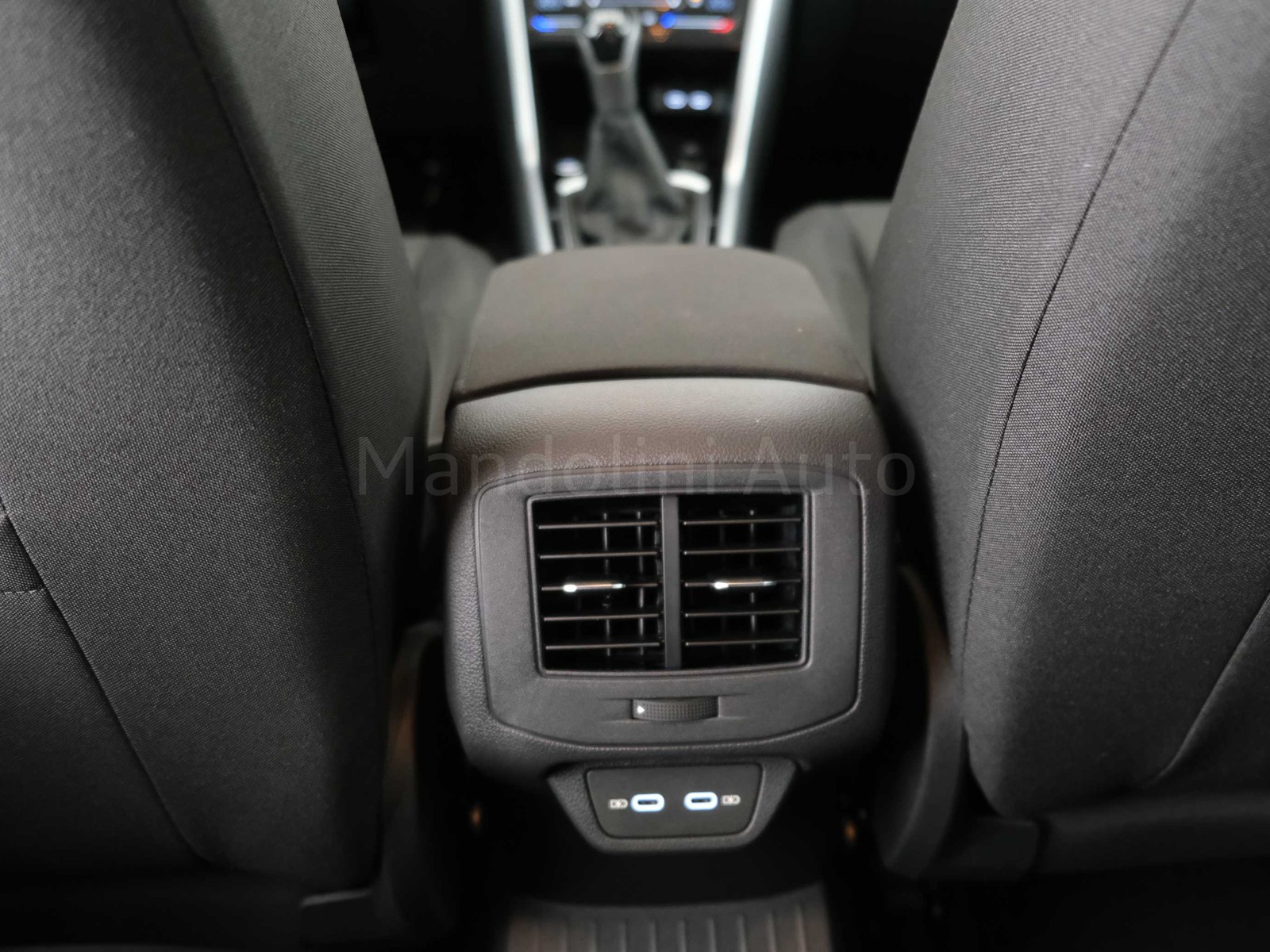 34 - Volkswagen T-Roc 1.0 tsi 115cv sport