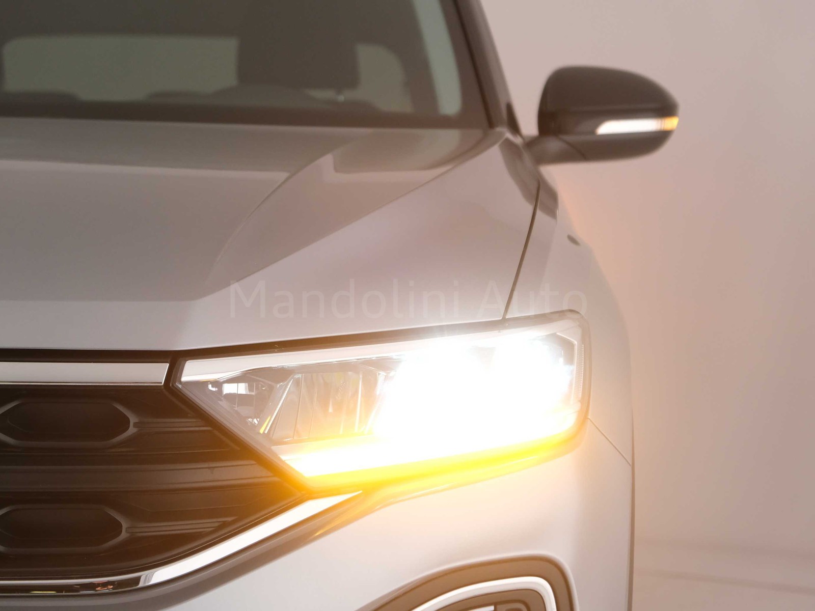 39 - Volkswagen T-Roc 1.0 tsi 115cv sport