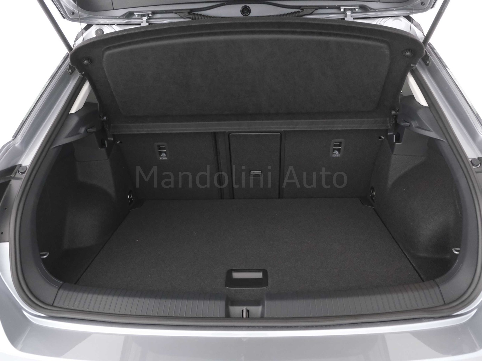 10 - Volkswagen T-Roc 1.0 tsi 115cv sport