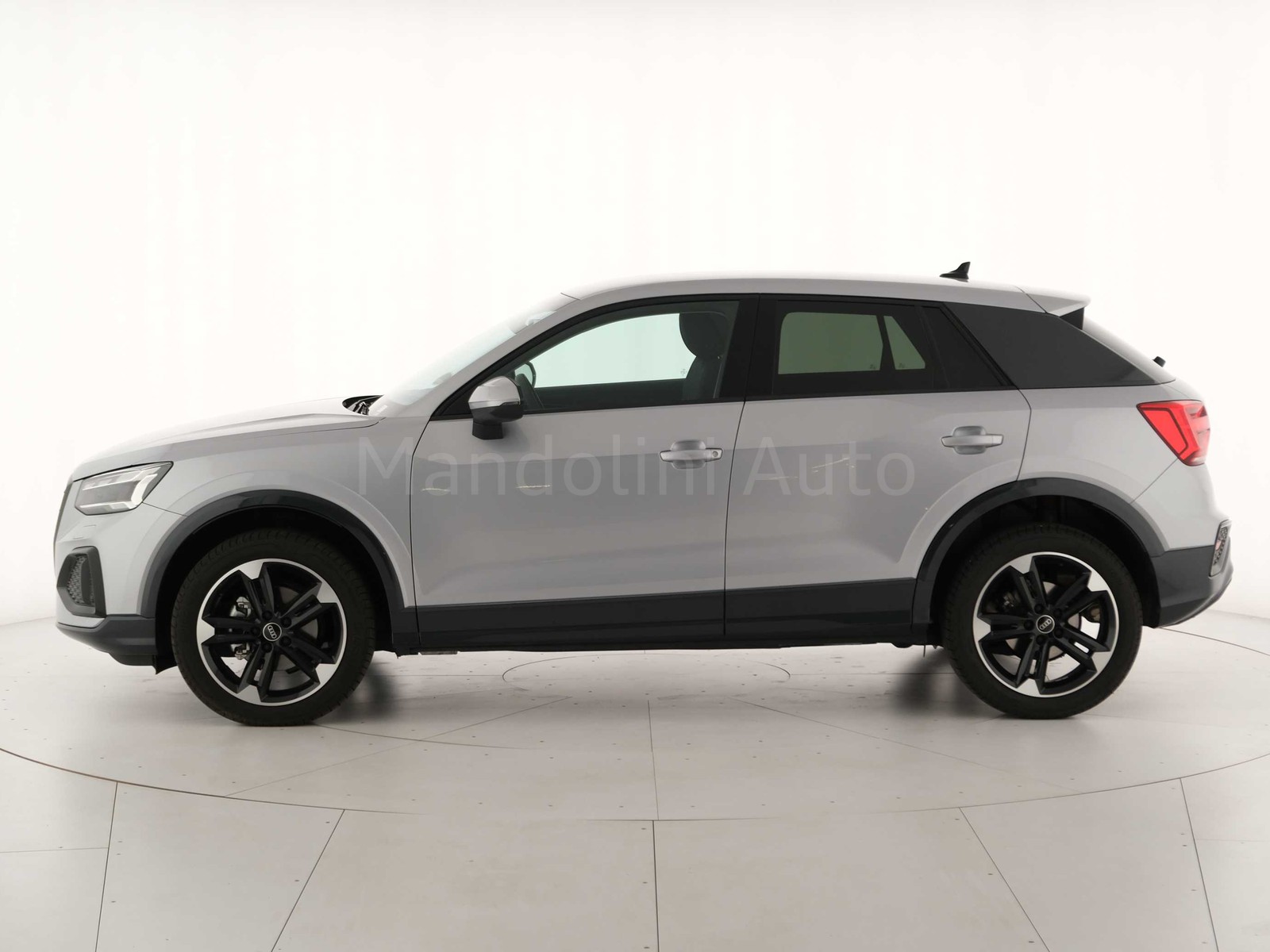 16 - Audi Q2 35 1.5 tfsi business advanced s tronic