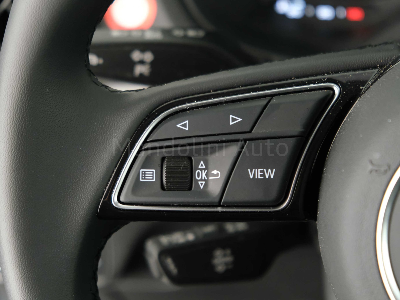 24 - Audi Q2 35 1.5 tfsi business advanced s tronic