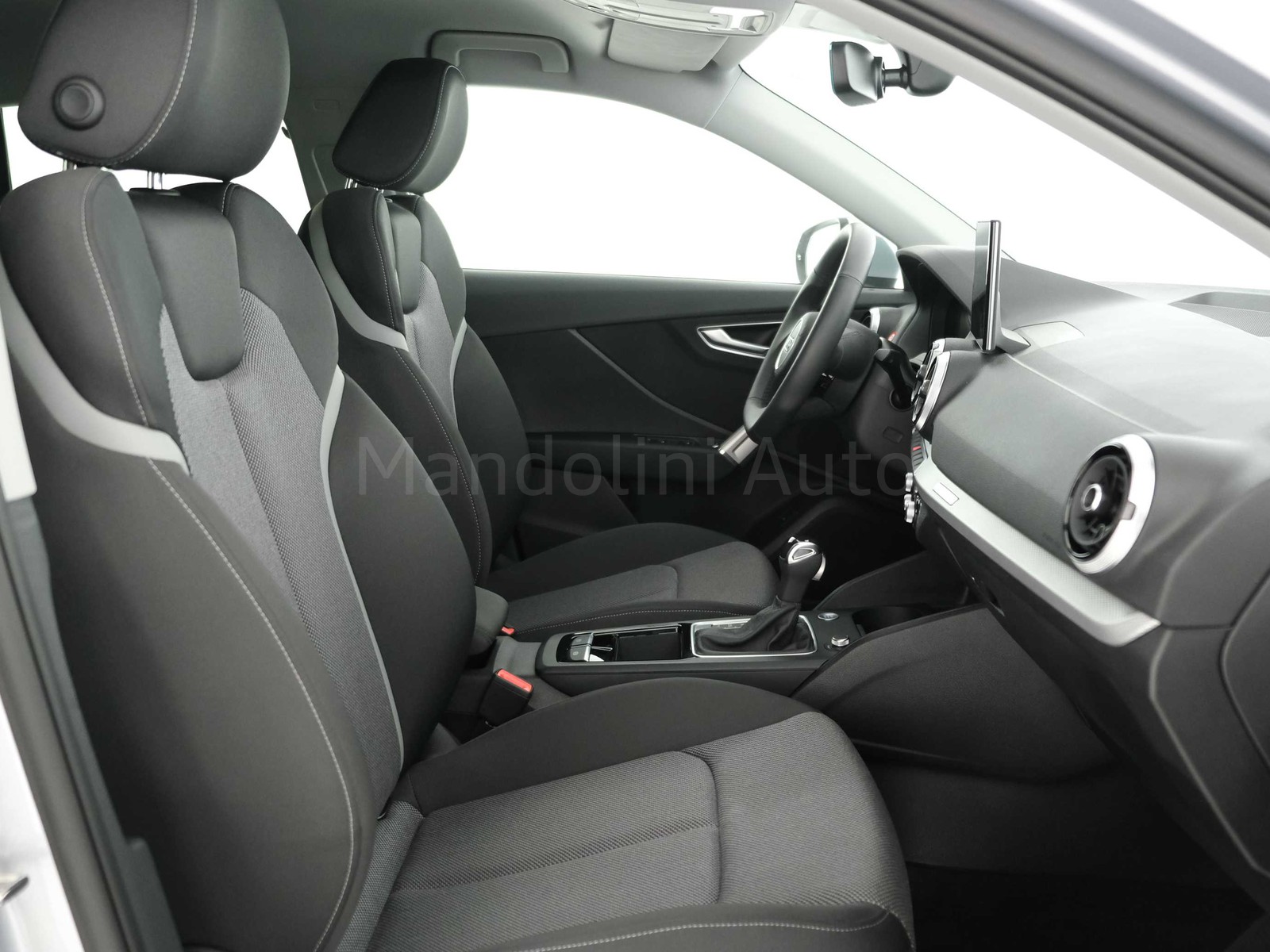 30 - Audi Q2 35 1.5 tfsi business advanced s tronic