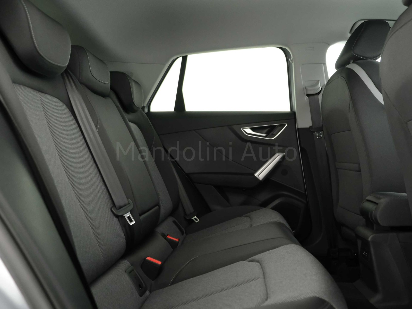 33 - Audi Q2 35 1.5 tfsi business advanced s tronic