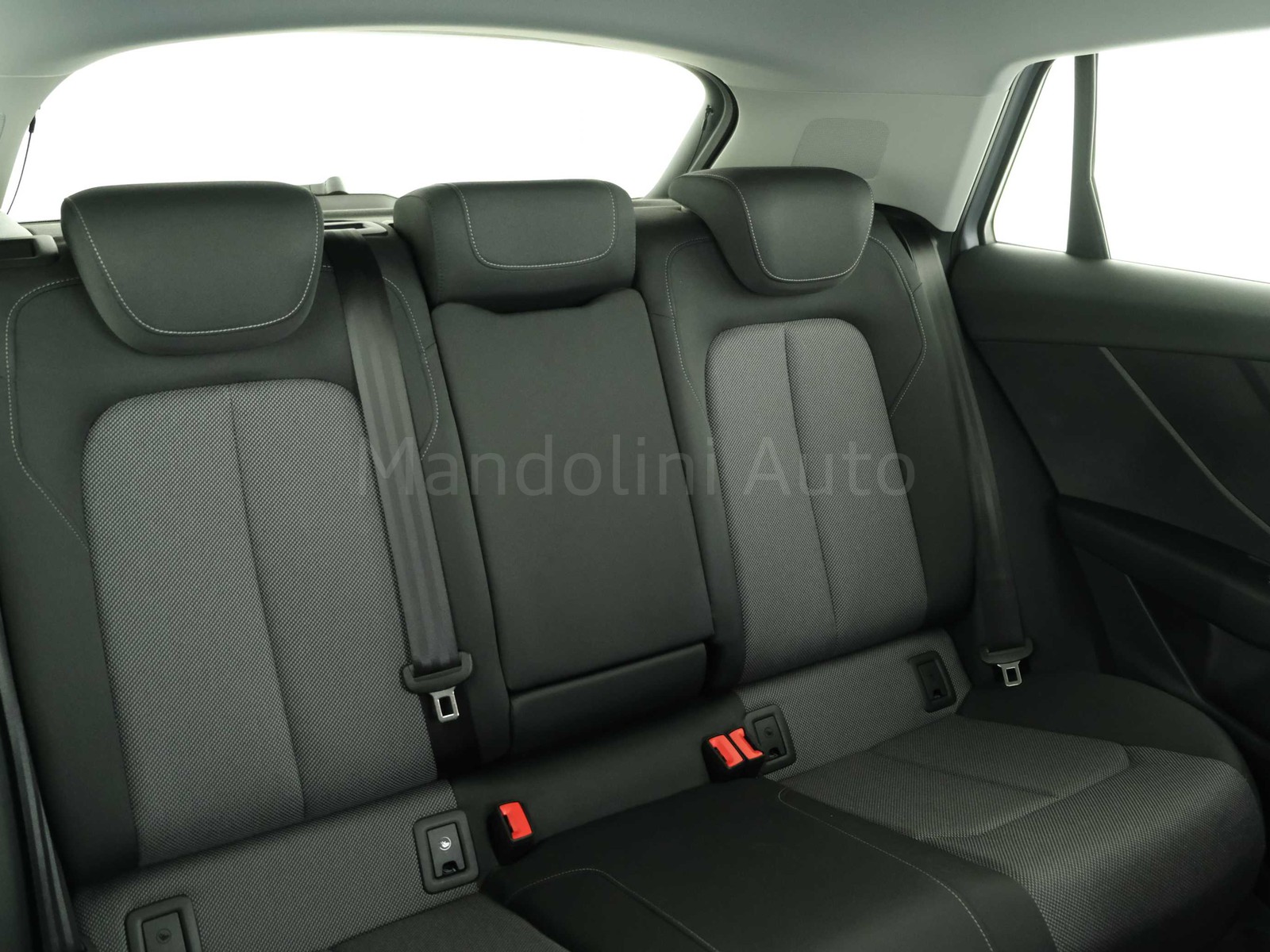 34 - Audi Q2 35 1.5 tfsi business advanced s tronic