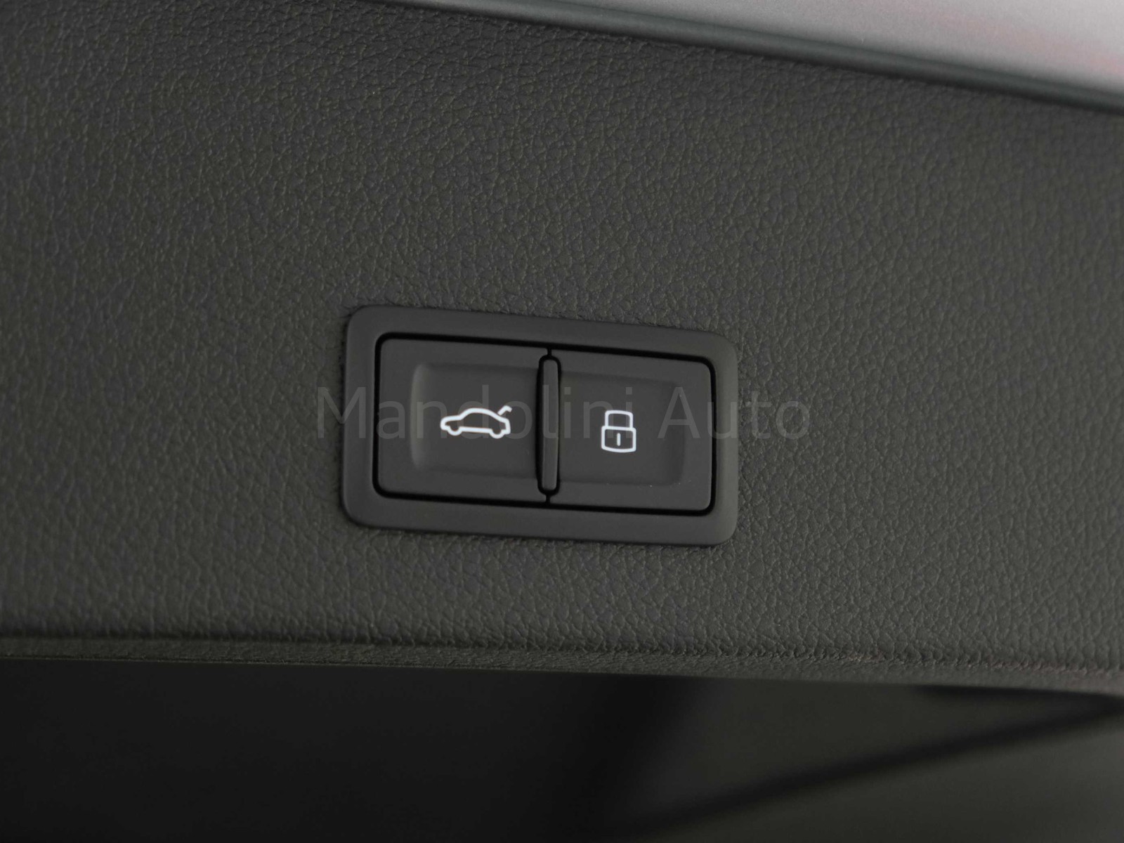 38 - Audi Q2 35 1.5 tfsi business advanced s tronic