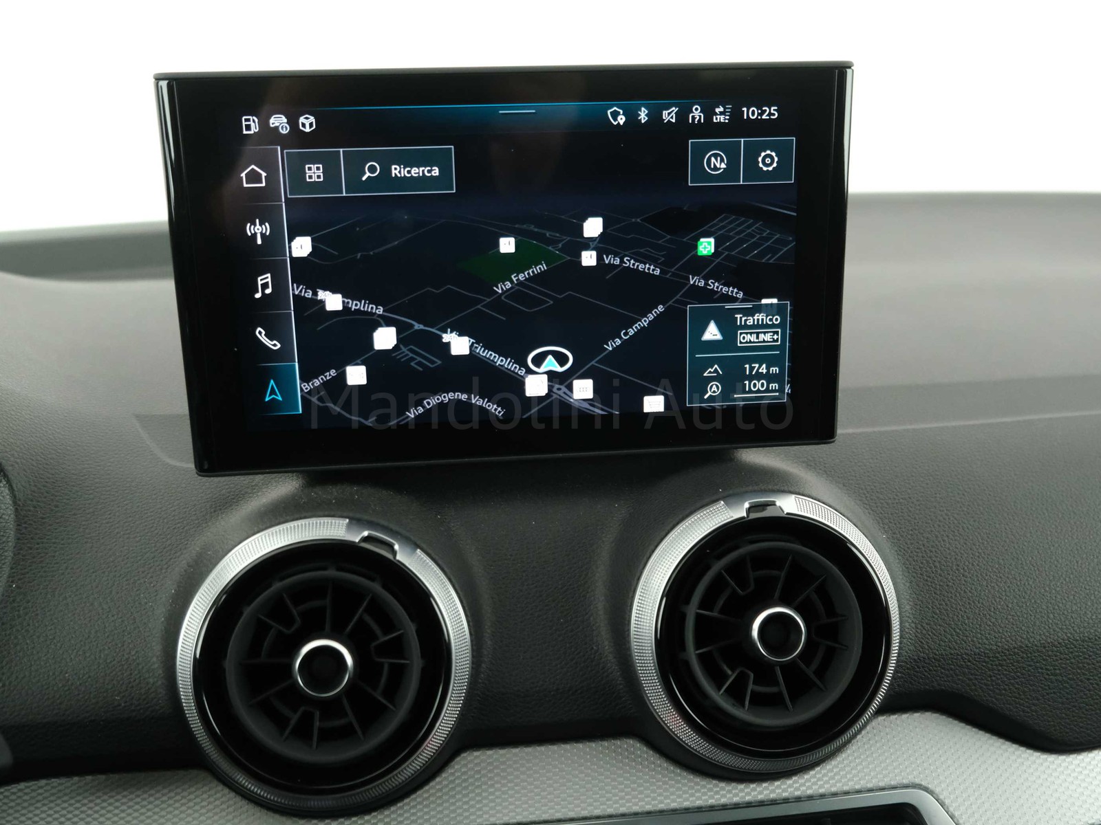 9 - Audi Q2 35 1.5 tfsi business advanced s tronic