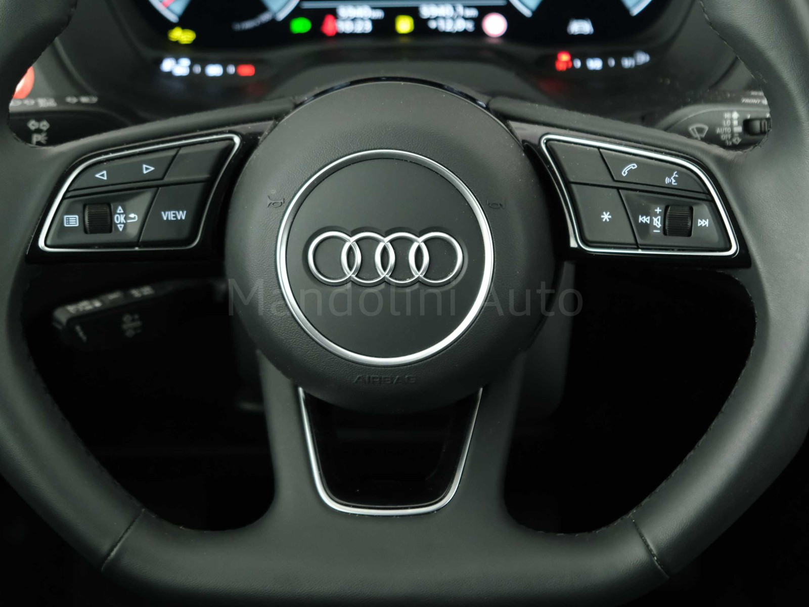 10 - Audi Q2 35 1.5 tfsi business advanced s tronic