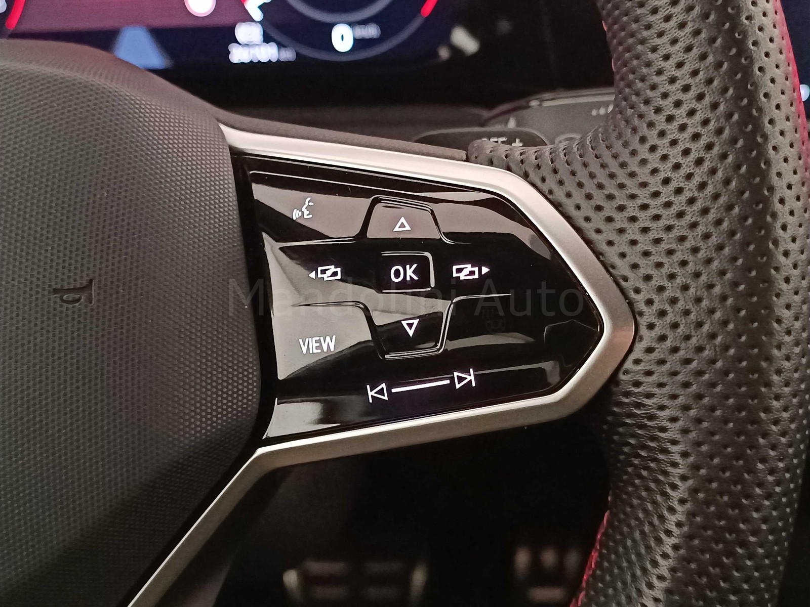 26 - Volkswagen Golf 2.0 tsi 245cv gti dsg