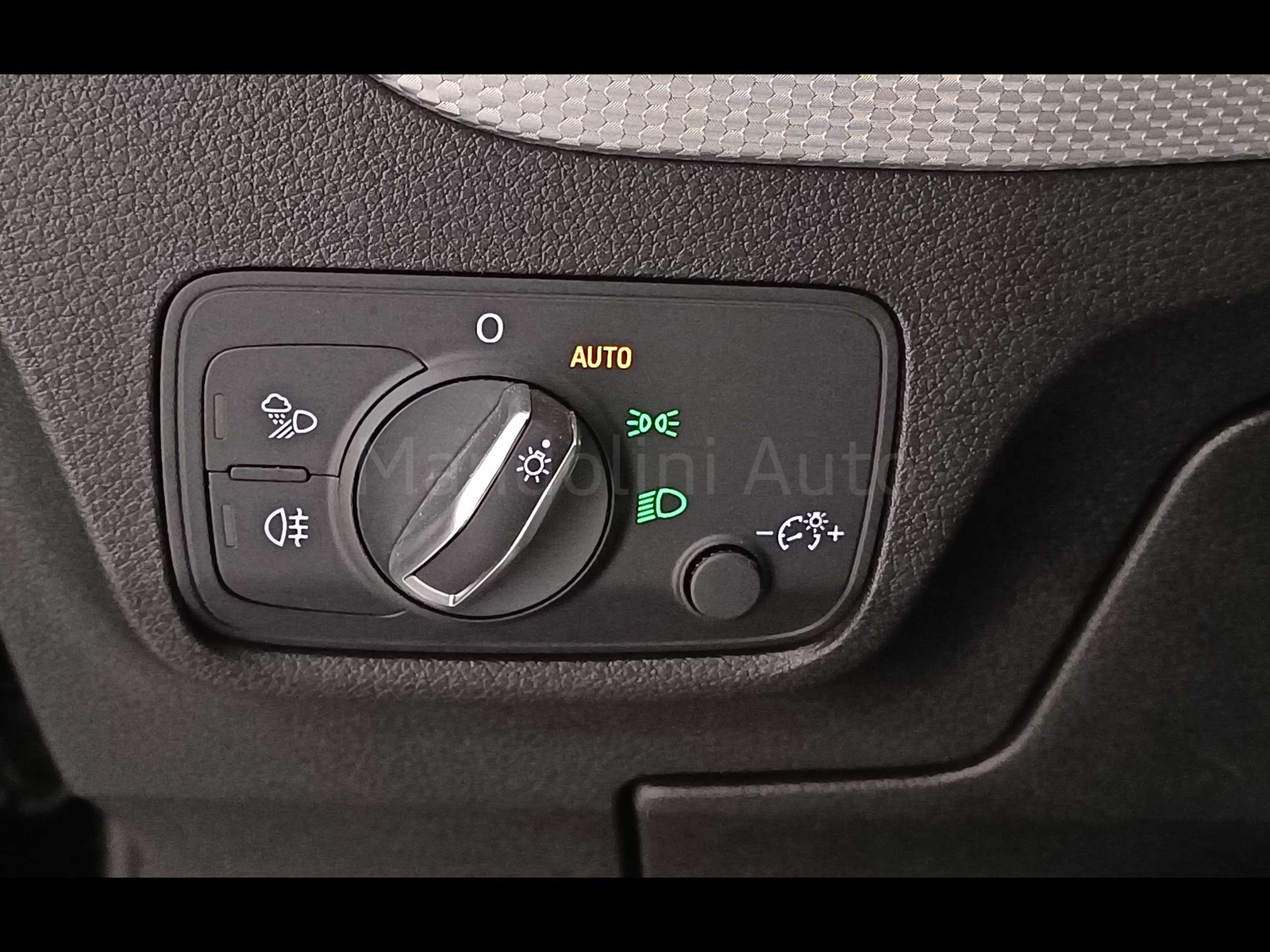 12 - Audi Q2 35 1.5 tfsi s line edition s tronic