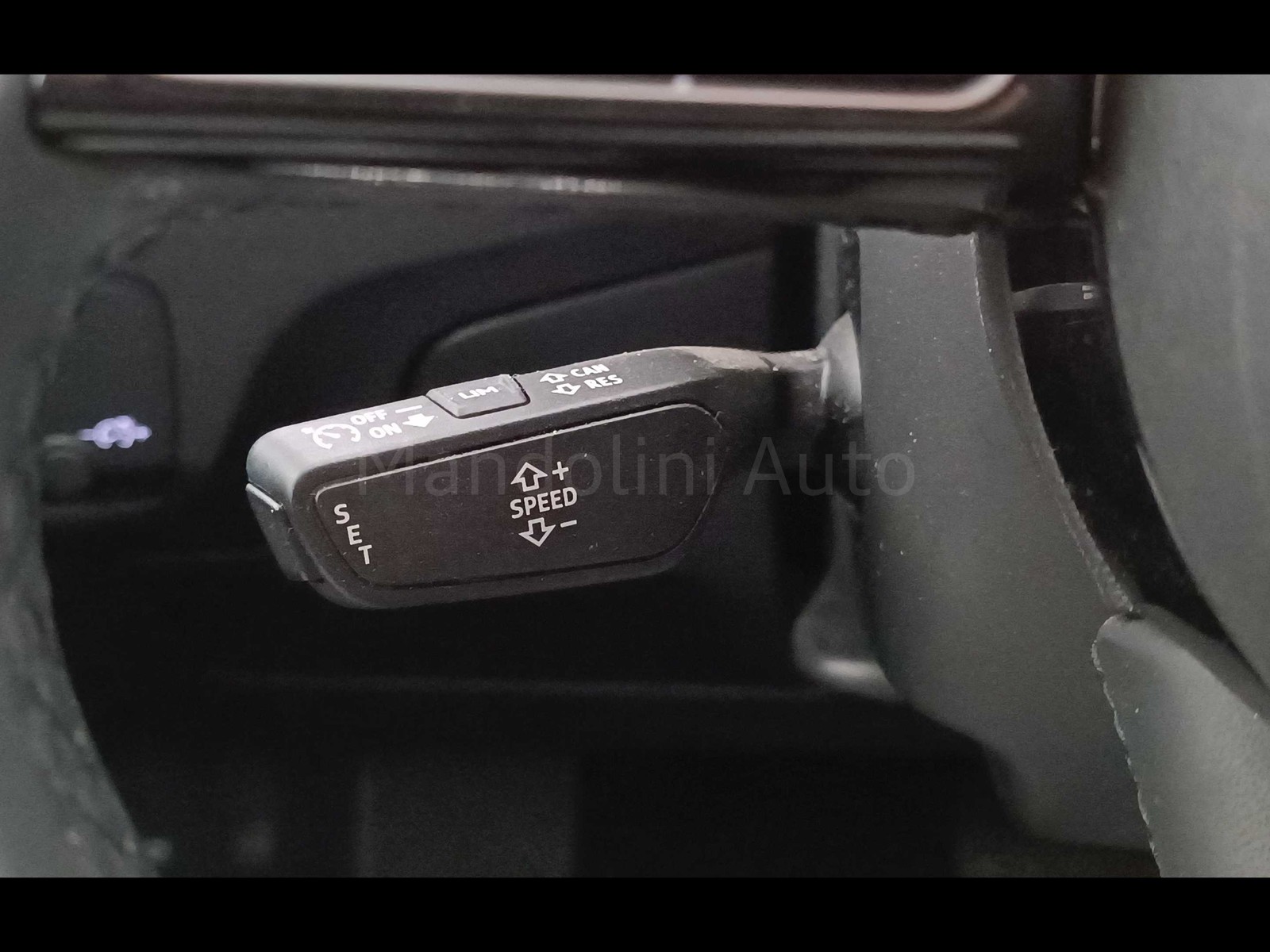 28 - Audi Q2 35 1.5 tfsi s line edition s tronic