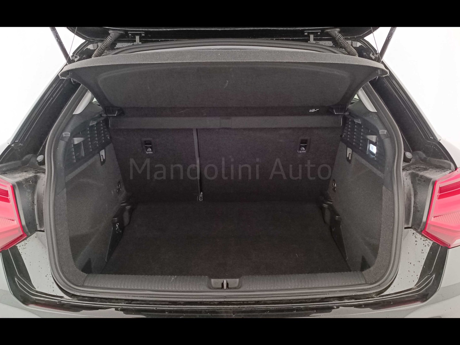 36 - Audi Q2 35 1.5 tfsi s line edition s tronic