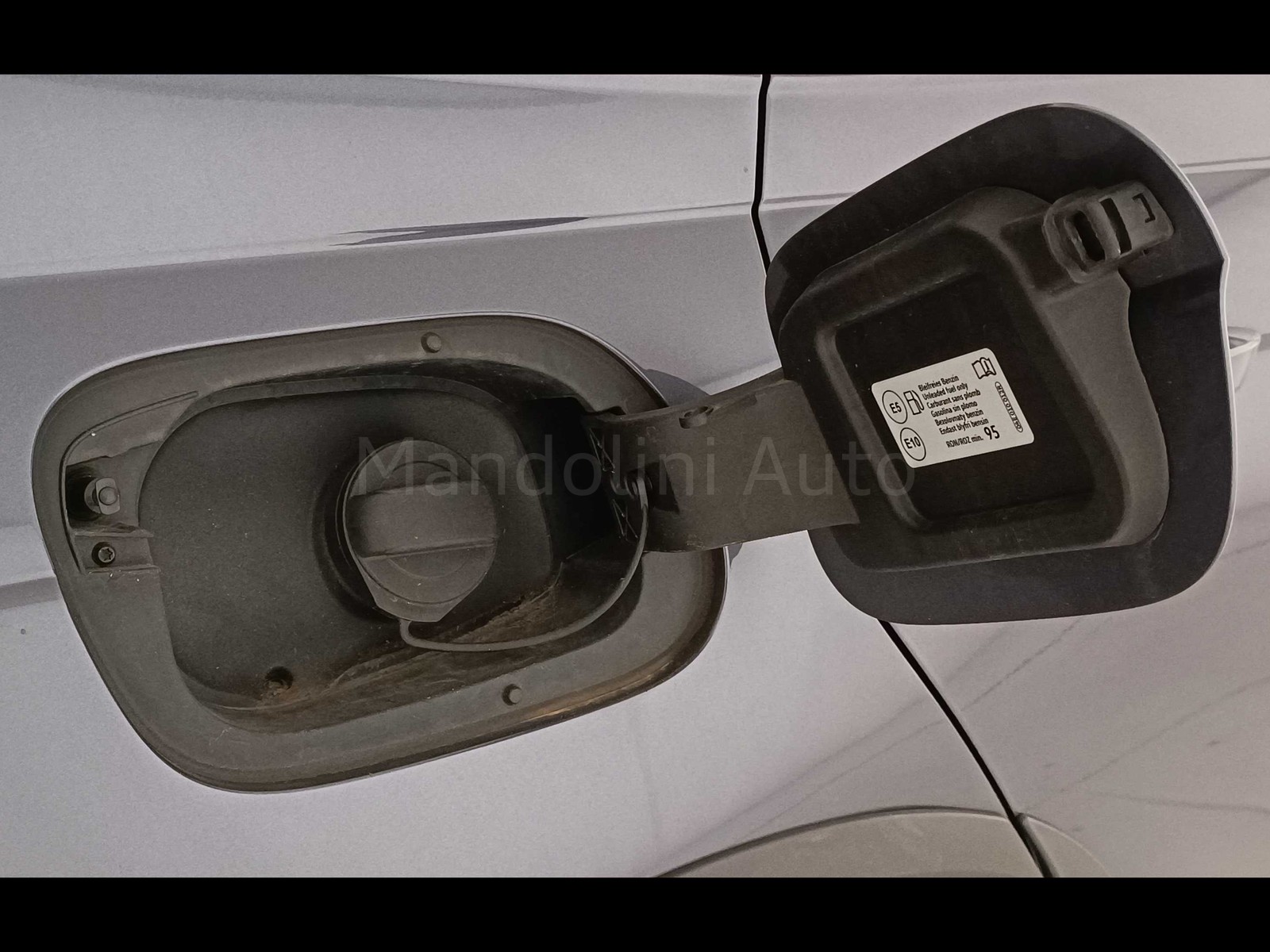 36 - Volkswagen Taigo 1.5 tsi 150cv r-line dsg