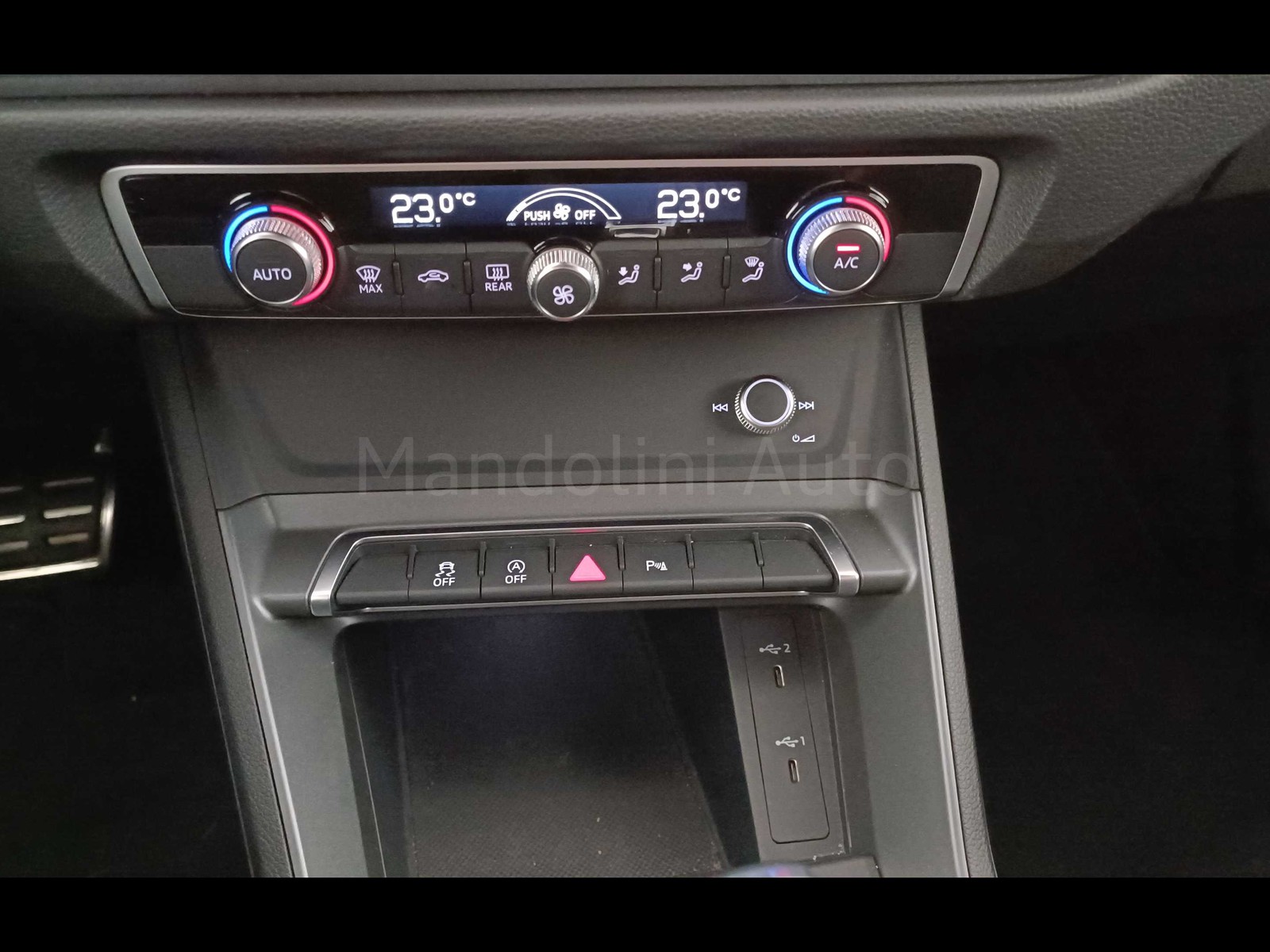 23 - Audi Q3 35 2.0 tdi s line edition s tronic