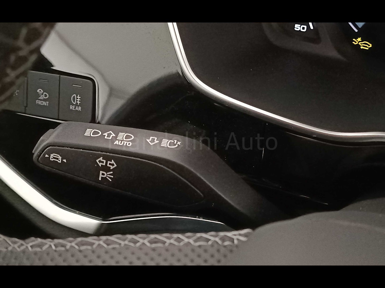 28 - Audi Q3 35 2.0 tdi s line edition s tronic