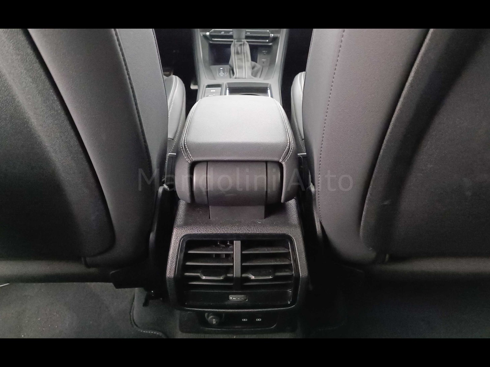 36 - Audi Q3 35 2.0 tdi s line edition s tronic