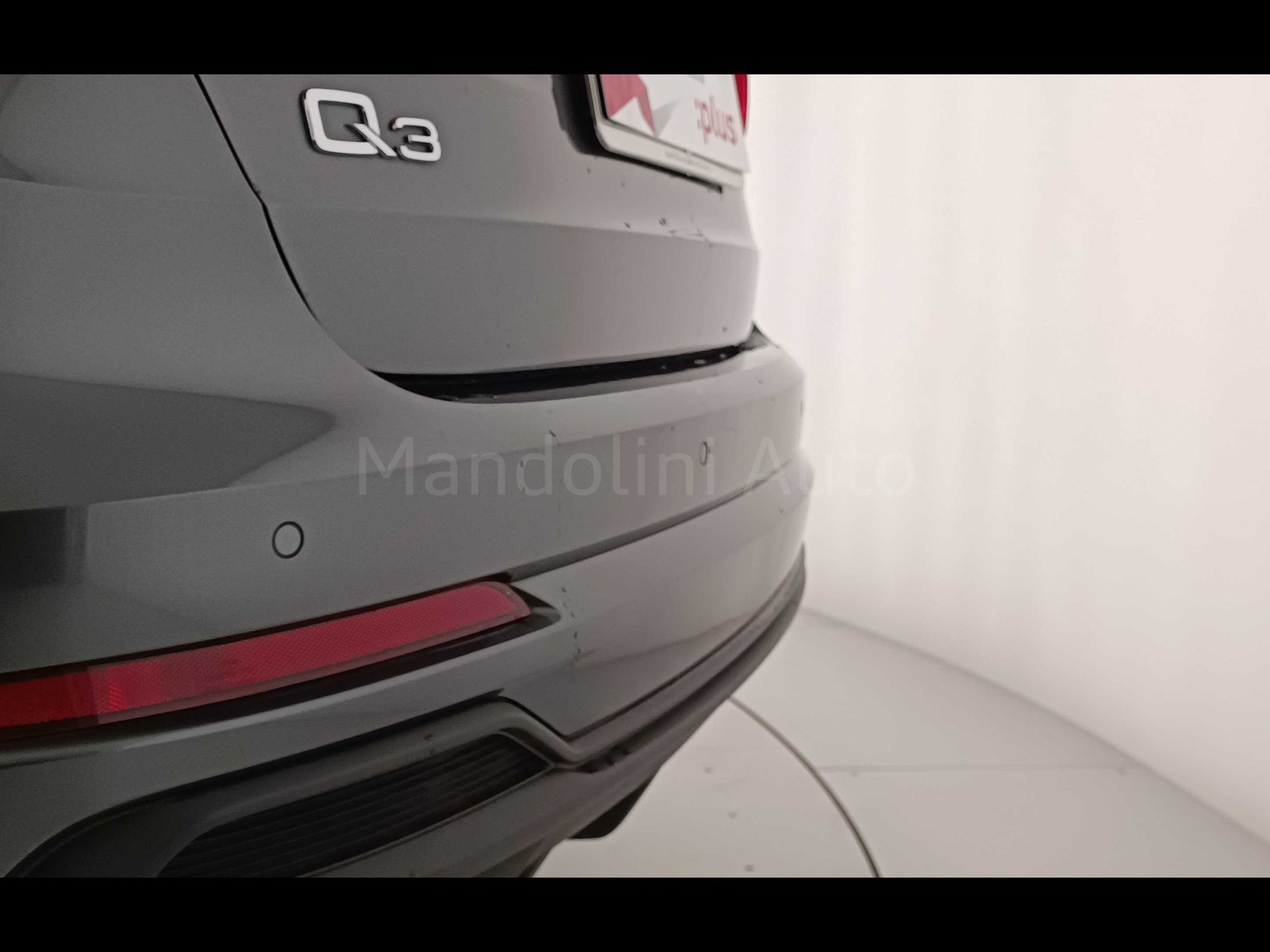 8 - Audi Q3 35 2.0 tdi s line edition s tronic