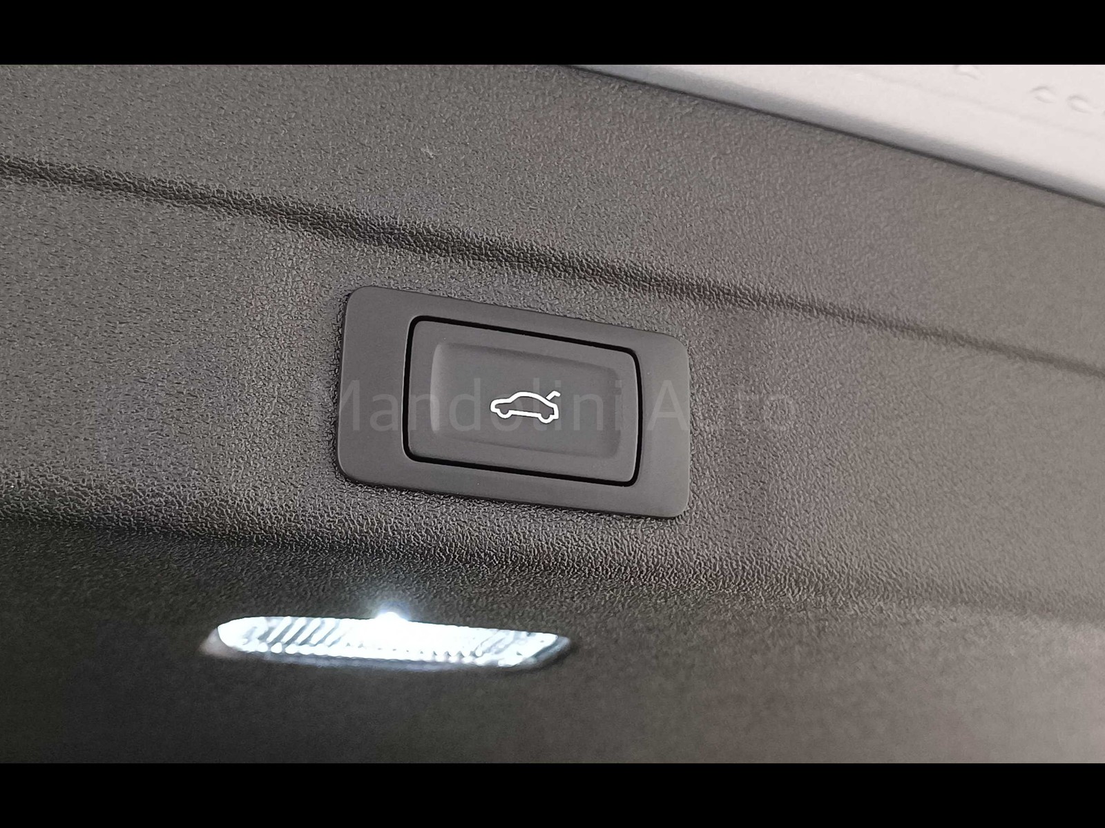 34 - Audi A5 avant 2.0 tdi mhev+ 204cv business advanced