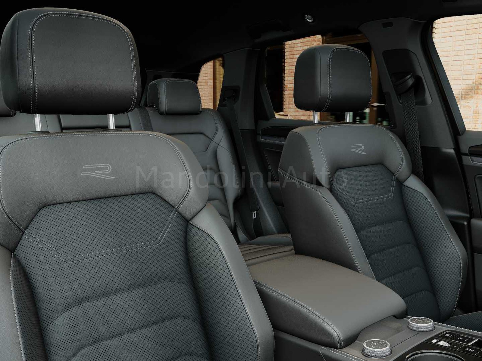 8 - Volkswagen Touareg 3.0 v6 v6 tdi scr 231cv r-line