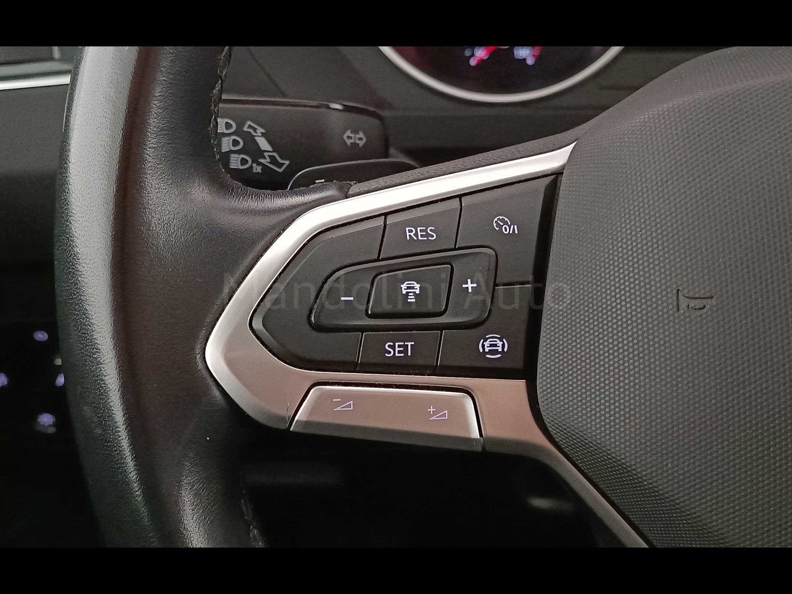 23 - Volkswagen Tiguan 2.0 tdi scr 150cv life dsg