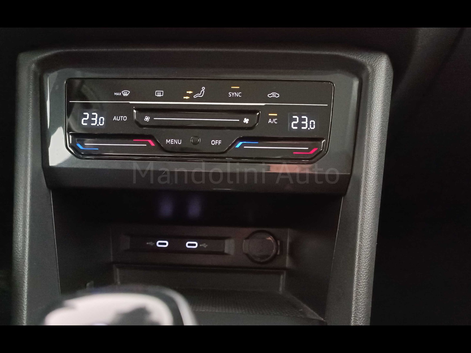 27 - Volkswagen Tiguan 2.0 tdi scr 150cv life dsg