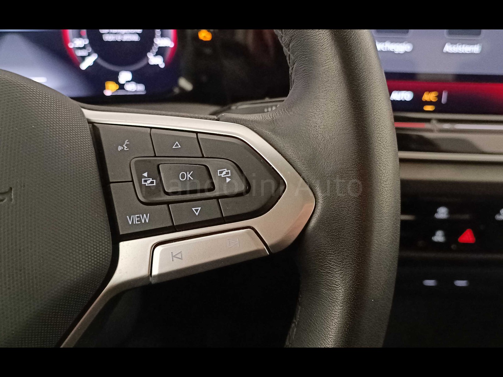 27 - Volkswagen Golf 2.0 tdi scr 115cv life