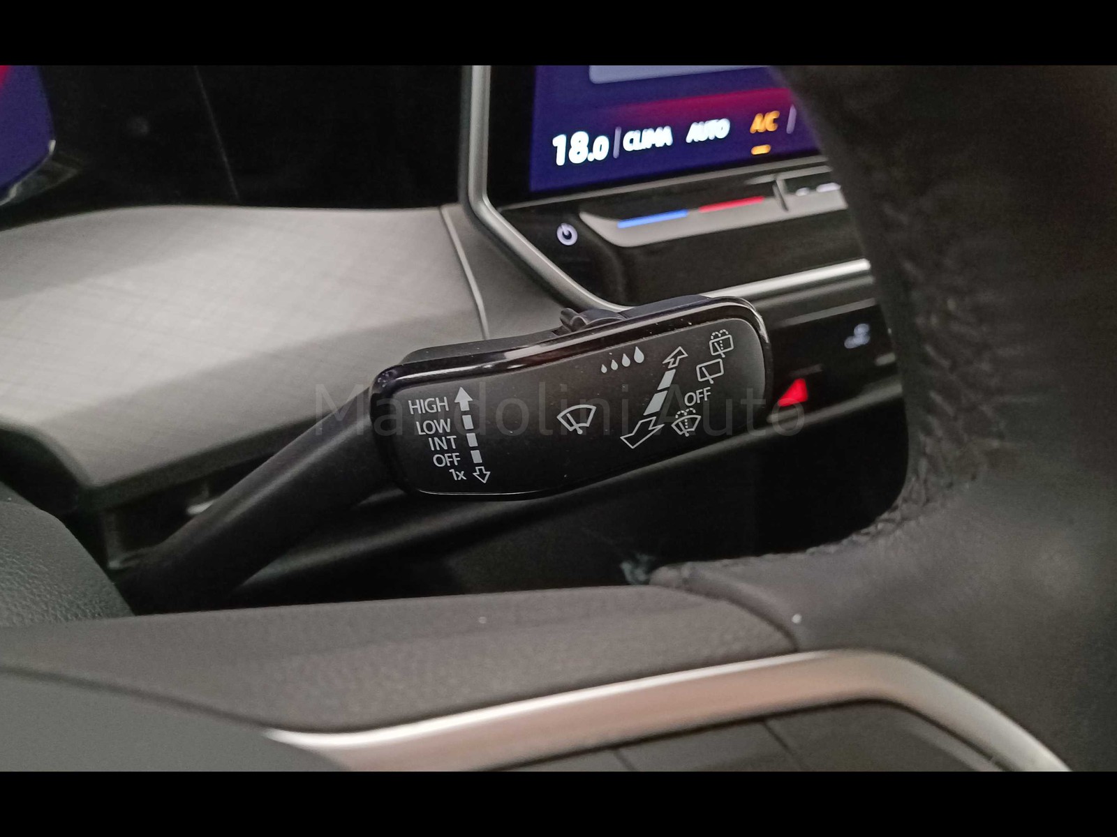 28 - Volkswagen Golf 2.0 tdi scr 115cv life