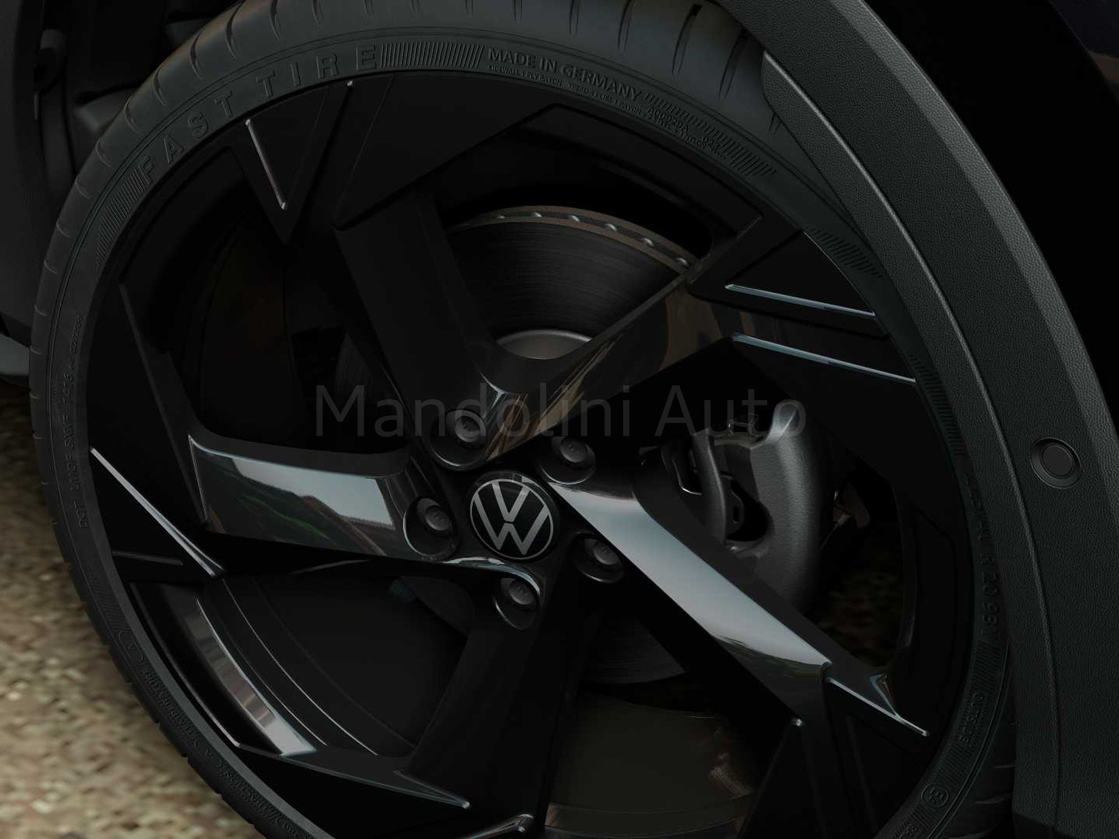 10 - Volkswagen T-Roc 1.5 etsi act 150cv r-line dsg