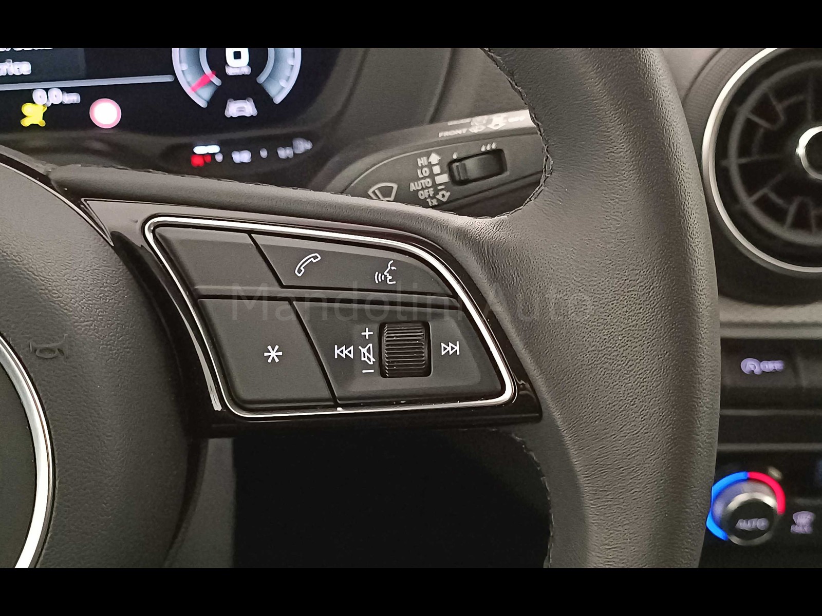 23 - Audi Q2 35 1.5 tfsi business advanced s tronic