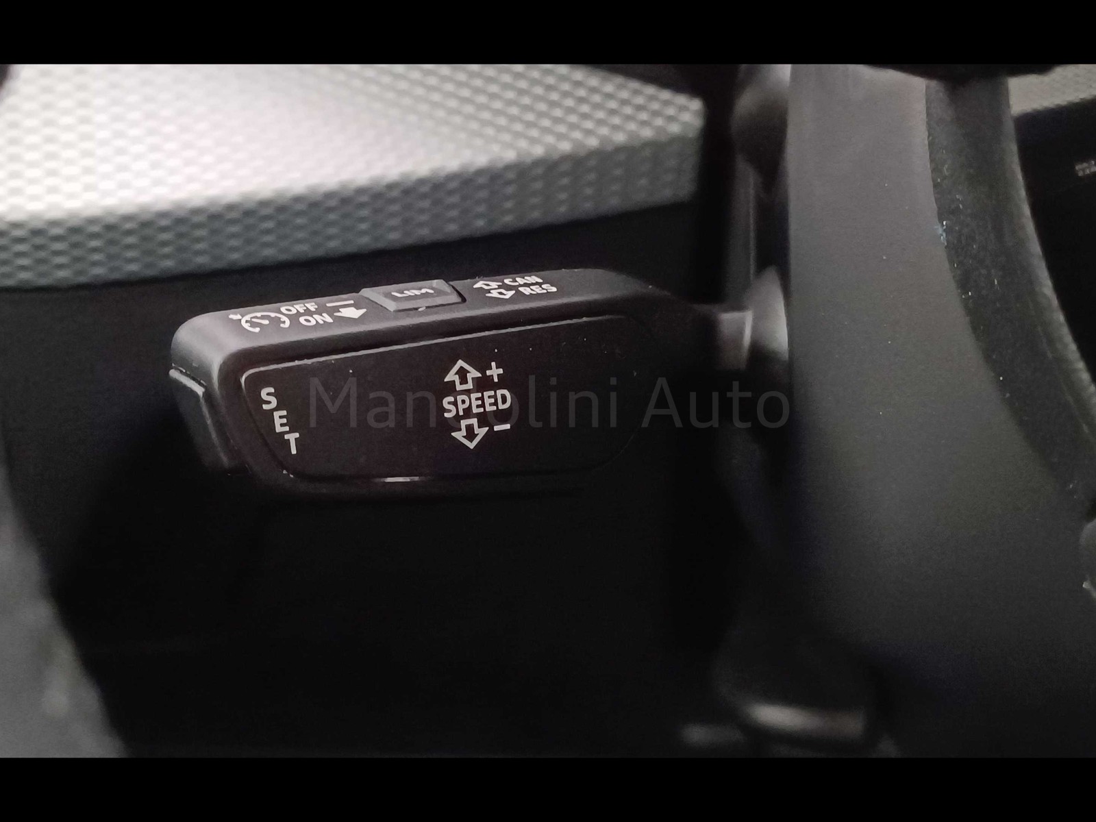 26 - Audi Q2 35 1.5 tfsi business advanced s tronic