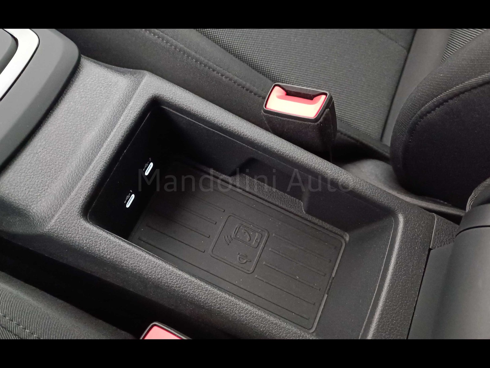 28 - Audi Q2 35 1.5 tfsi business advanced s tronic