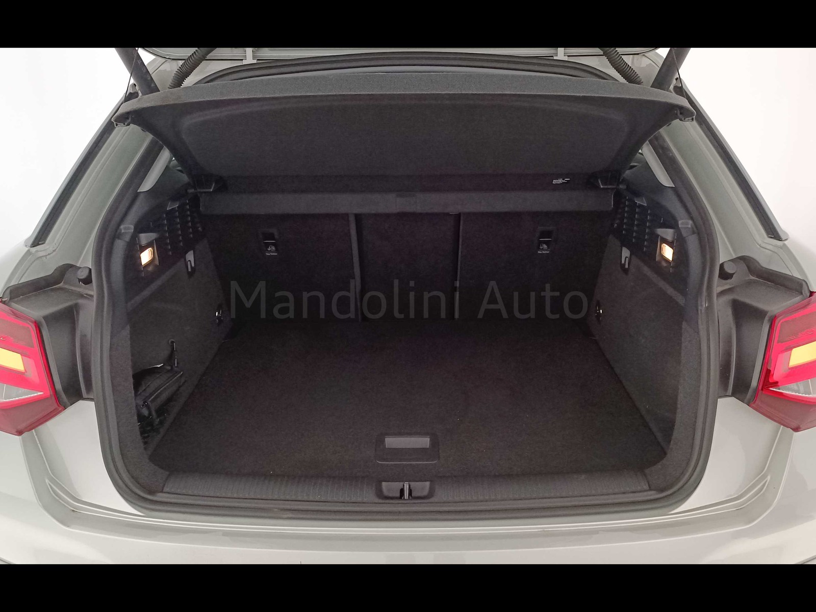 38 - Audi Q2 35 1.5 tfsi business advanced s tronic