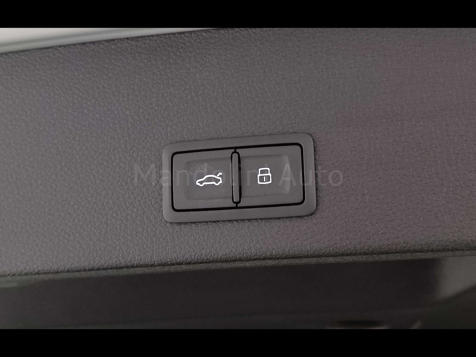 40 - Audi Q2 35 1.5 tfsi business advanced s tronic