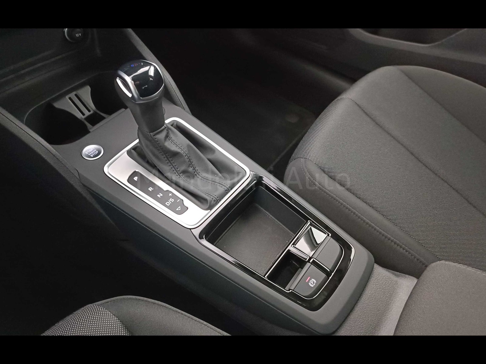 5 - Audi Q2 35 1.5 tfsi business advanced s tronic